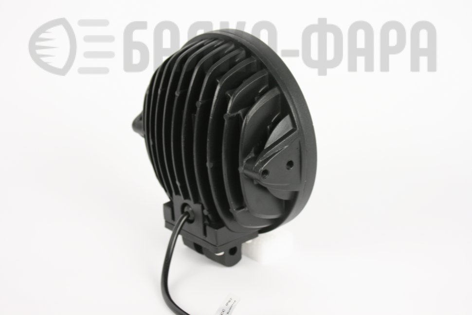 Светодиодный прожектор на 60 ватт с ДХО